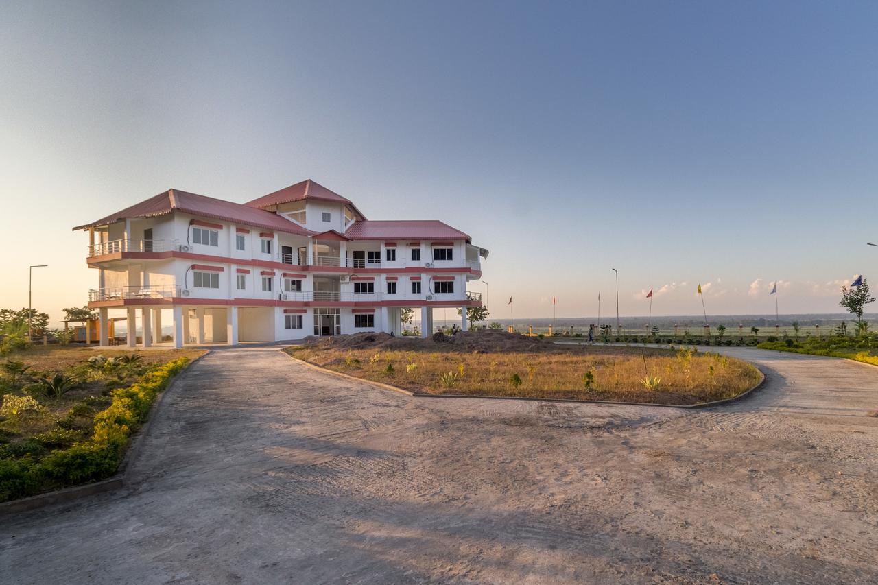 La Vue Resort Kāziranga エクステリア 写真