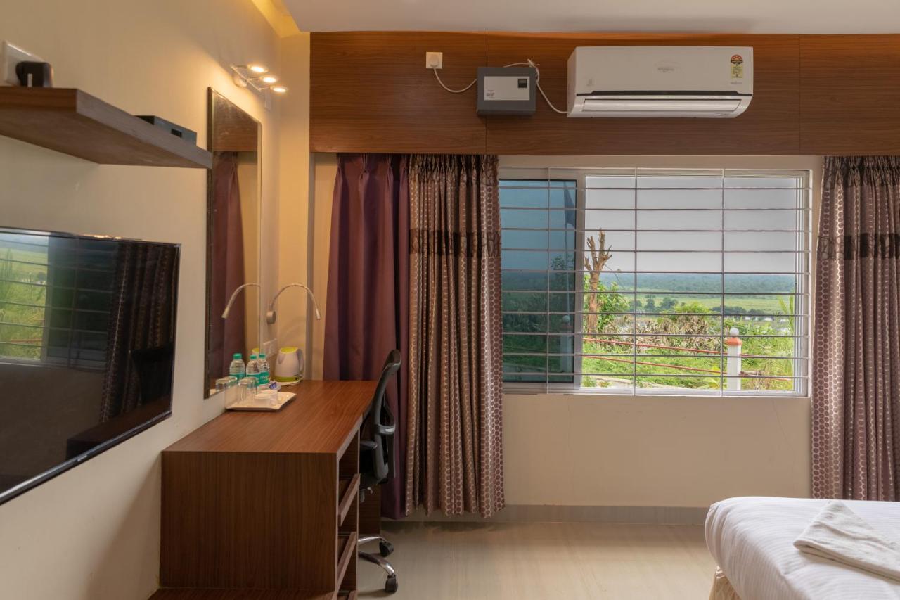 La Vue Resort Kāziranga エクステリア 写真