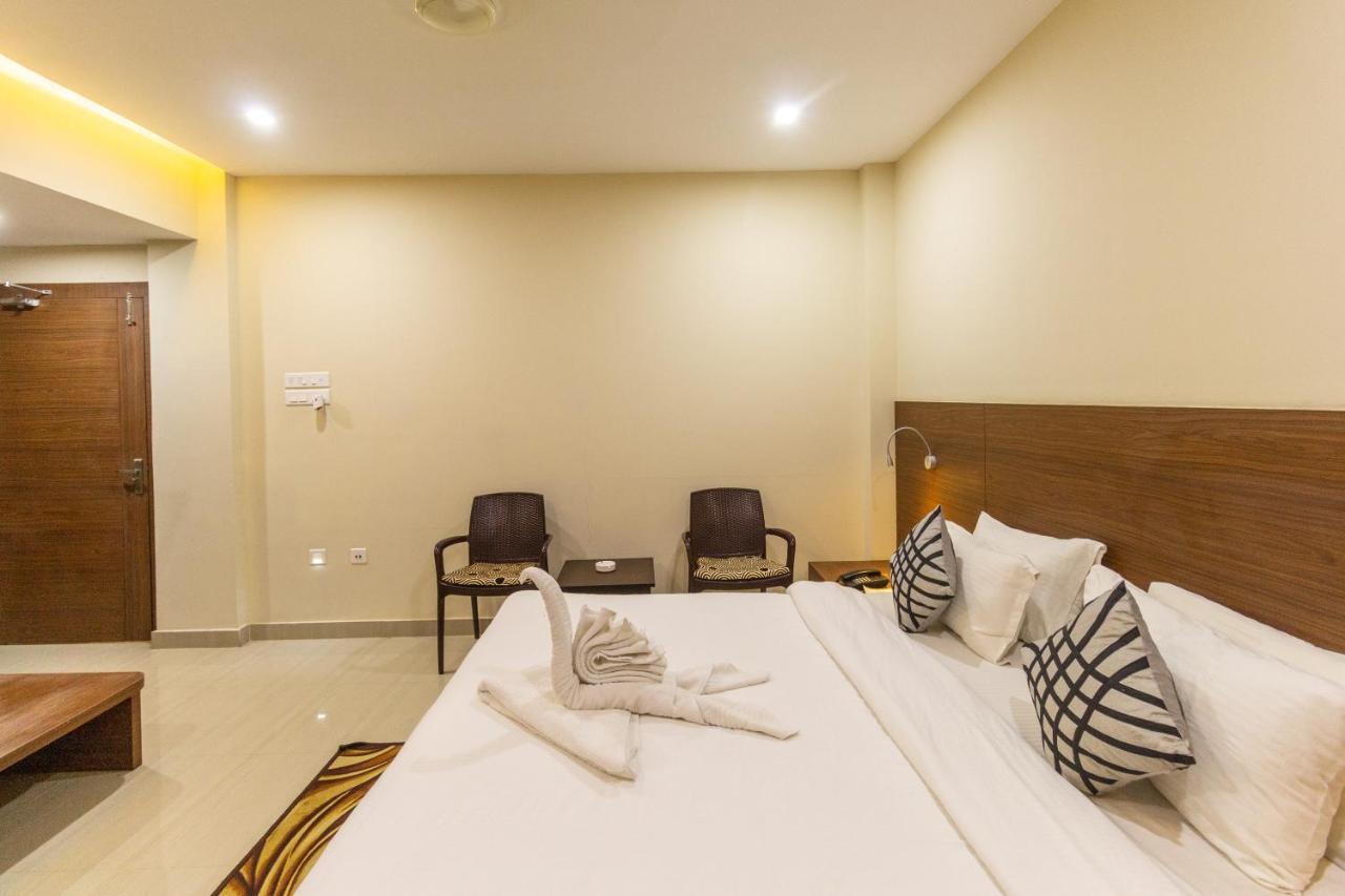 La Vue Resort Kāziranga エクステリア 写真
